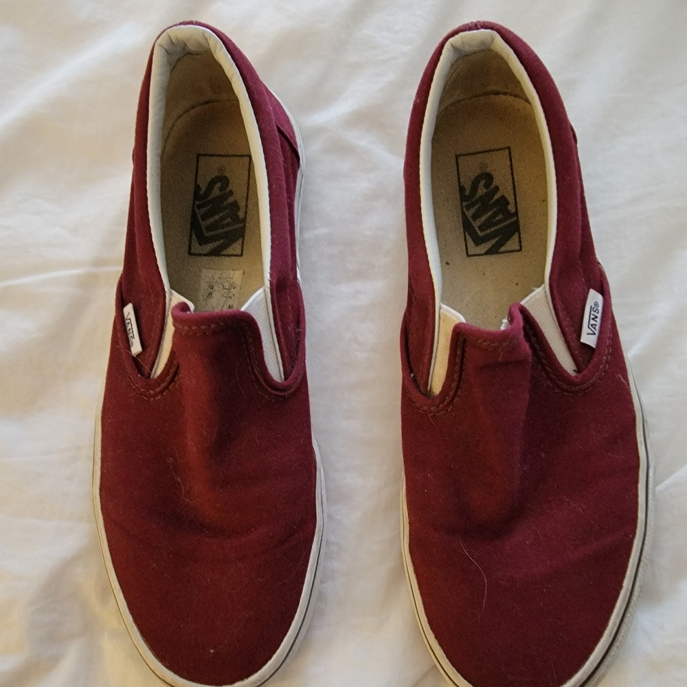 Sz 8 womans burgundy vans